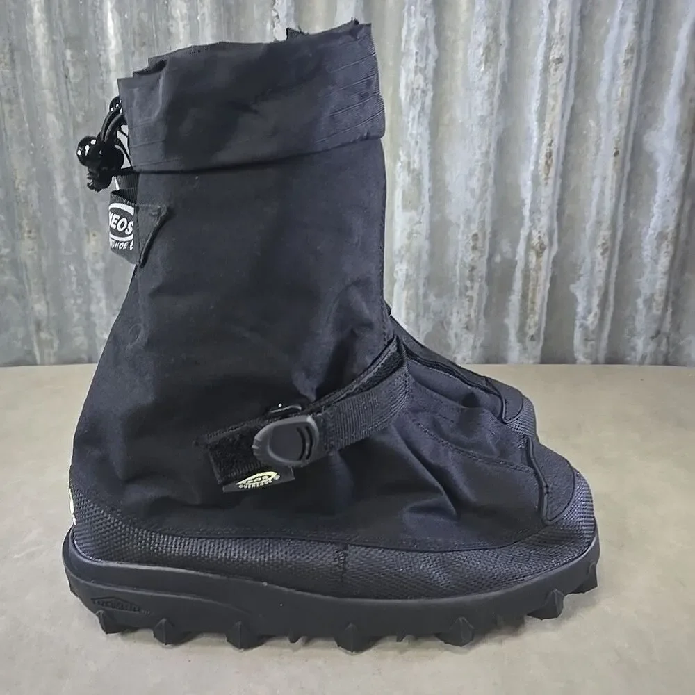 Neos Voyager Glacier Trek Cleats Overshoes Black Waterproof Sz M (US7.5-9)